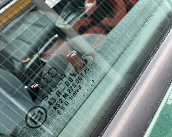 Зеленый Ауди А4, объемом двигателя 1.78 л и пробегом 188 тыс. км за 4000 $, фото 22 на Automoto.ua