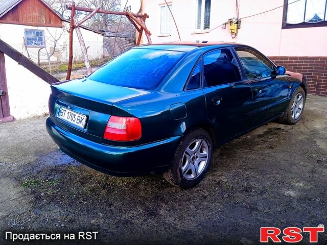 Зеленый Ауди А4, объемом двигателя 1.8 л и пробегом 221 тыс. км за 3300 $, фото 1 на Automoto.ua