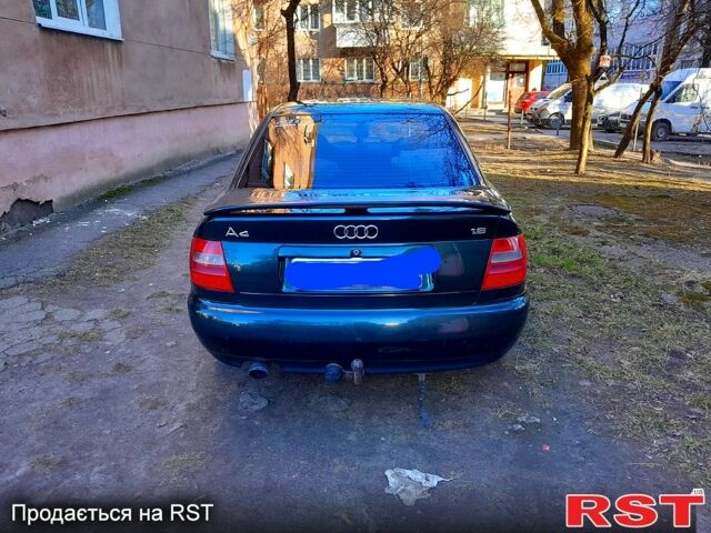 Зелений Ауді А4, об'ємом двигуна 1.6 л та пробігом 347 тис. км за 2600 $, фото 2 на Automoto.ua