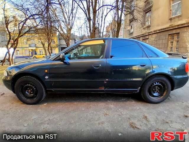 Зелений Ауді А4, об'ємом двигуна 1.6 л та пробігом 347 тис. км за 2600 $, фото 4 на Automoto.ua