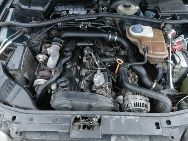 Зелений Ауді А4, об'ємом двигуна 0 л та пробігом 257 тис. км за 1600 $, фото 10 на Automoto.ua