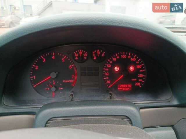 Зеленый Ауди А4, объемом двигателя 1.6 л и пробегом 292 тыс. км за 3000 $, фото 6 на Automoto.ua