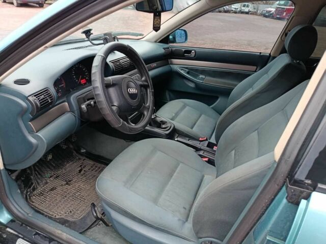 Зеленый Ауди А4, объемом двигателя 1.6 л и пробегом 292 тыс. км за 3000 $, фото 6 на Automoto.ua