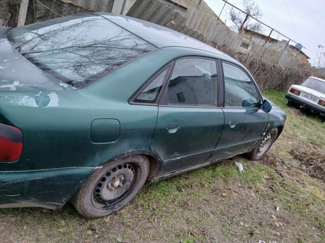 Зеленый Ауди А4, объемом двигателя 0 л и пробегом 300 тыс. км за 1000 $, фото 3 на Automoto.ua