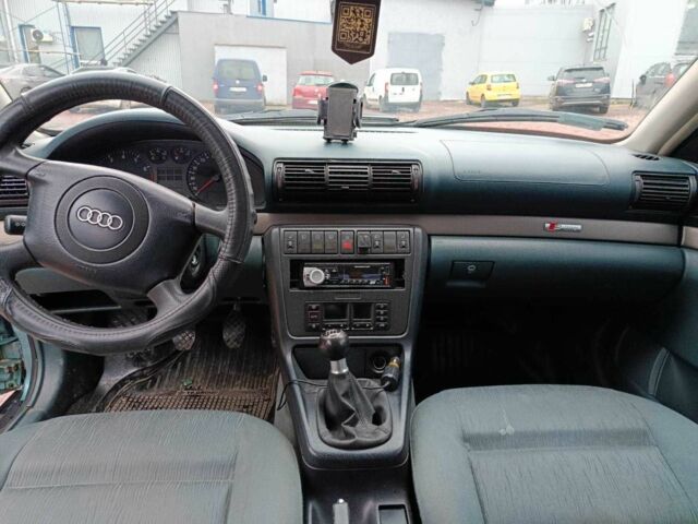 Зеленый Ауди А4, объемом двигателя 1.6 л и пробегом 292 тыс. км за 3000 $, фото 5 на Automoto.ua