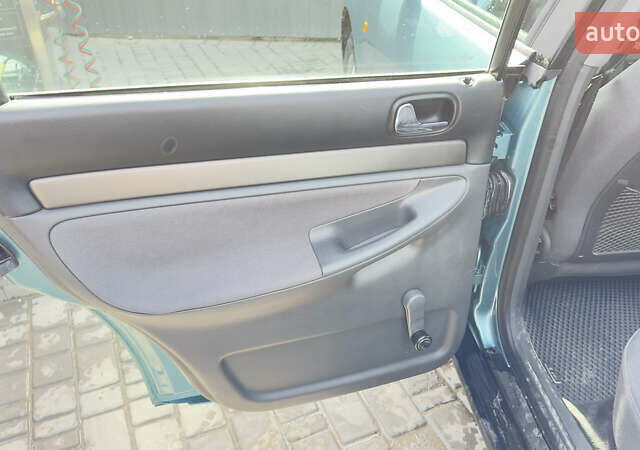 Зеленый Ауди А4, объемом двигателя 1.78 л и пробегом 244 тыс. км за 5500 $, фото 11 на Automoto.ua