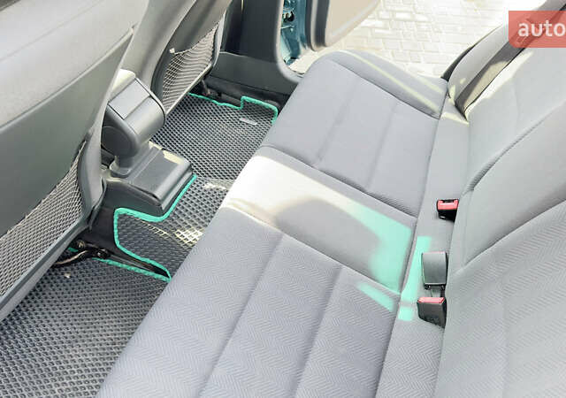 Зеленый Ауди А4, объемом двигателя 1.78 л и пробегом 244 тыс. км за 5500 $, фото 5 на Automoto.ua