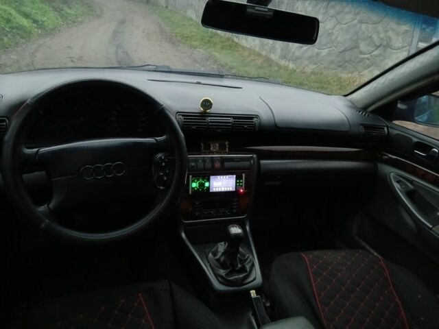 Зелений Ауді А4, об'ємом двигуна 0 л та пробігом 257 тис. км за 1600 $, фото 9 на Automoto.ua