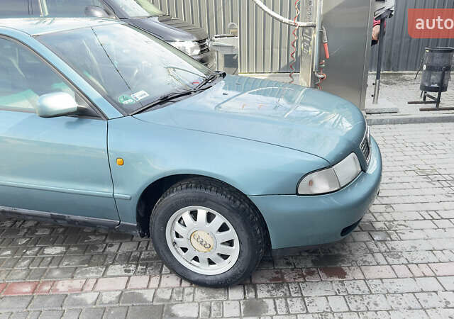 Зеленый Ауди А4, объемом двигателя 1.78 л и пробегом 244 тыс. км за 5500 $, фото 1 на Automoto.ua