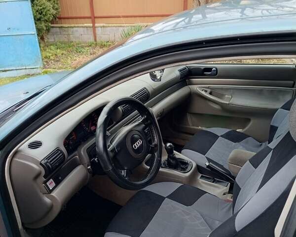 Зеленый Ауди А4, объемом двигателя 1.6 л и пробегом 400 тыс. км за 3000 $, фото 6 на Automoto.ua