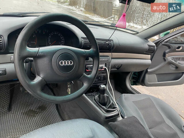Зеленый Ауди А4, объемом двигателя 1.6 л и пробегом 355 тыс. км за 3500 $, фото 10 на Automoto.ua
