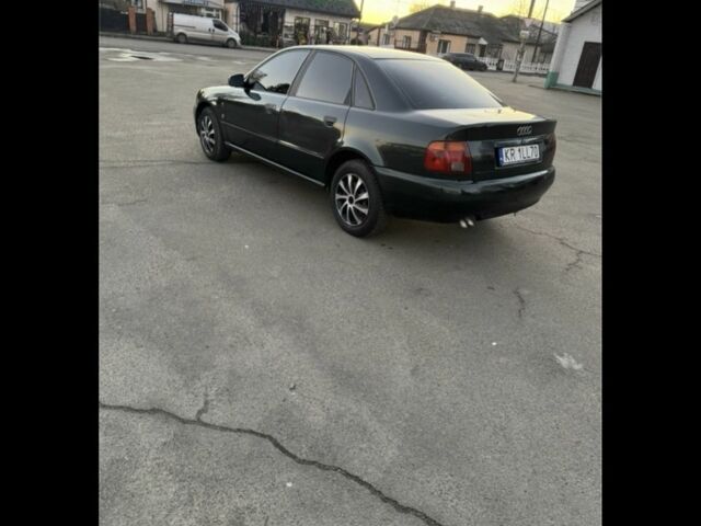 Зеленый Ауди А4, объемом двигателя 1.9 л и пробегом 350 тыс. км за 2350 $, фото 1 на Automoto.ua