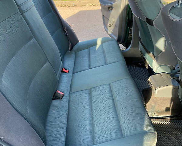 Зеленый Ауди А4, объемом двигателя 1.6 л и пробегом 356 тыс. км за 3400 $, фото 13 на Automoto.ua