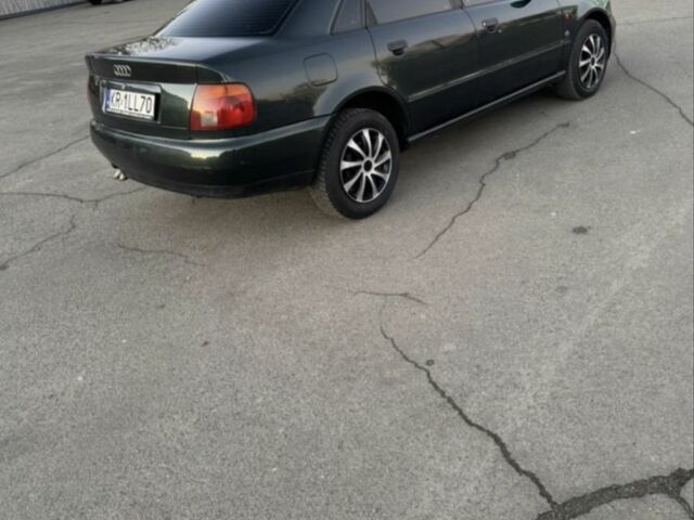 Зеленый Ауди А4, объемом двигателя 1.9 л и пробегом 350 тыс. км за 2350 $, фото 4 на Automoto.ua