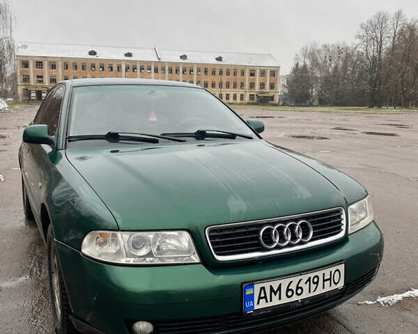 Зеленый Ауди А4, объемом двигателя 1.6 л и пробегом 355 тыс. км за 3500 $, фото 2 на Automoto.ua