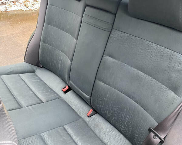 Зеленый Ауди А4, объемом двигателя 1.6 л и пробегом 355 тыс. км за 3500 $, фото 12 на Automoto.ua