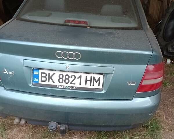 Зелений Ауді А4, об'ємом двигуна 1.78 л та пробігом 210 тис. км за 1300 $, фото 1 на Automoto.ua