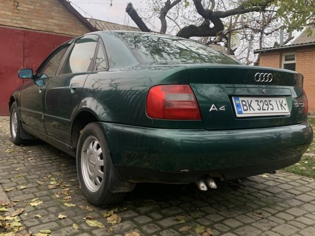 Зеленый Ауди А4, объемом двигателя 1.9 л и пробегом 283 тыс. км за 3900 $, фото 3 на Automoto.ua