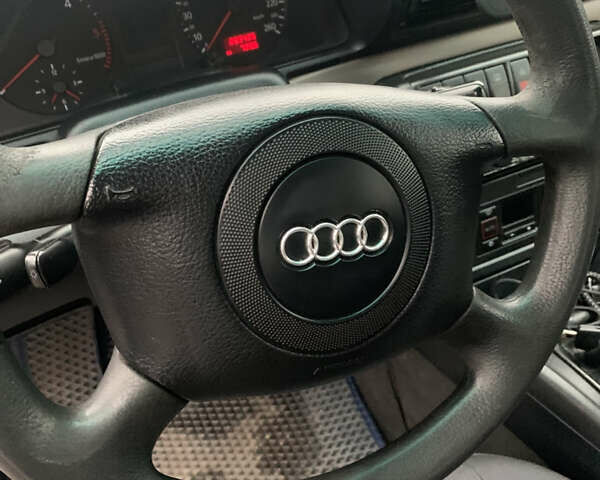 Зелений Ауді А4, об'ємом двигуна 1.9 л та пробігом 283 тис. км за 3900 $, фото 13 на Automoto.ua