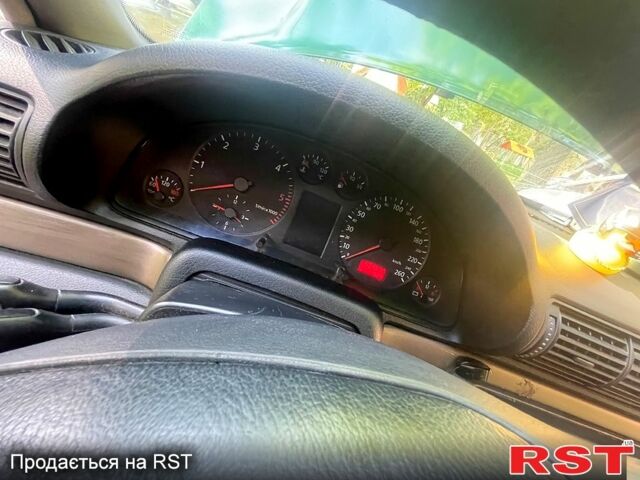 Зелений Ауді А4, об'ємом двигуна 2.5 л та пробігом 430 тис. км за 2700 $, фото 9 на Automoto.ua