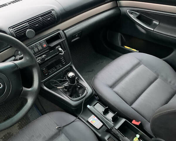 Зелений Ауді А4, об'ємом двигуна 1.9 л та пробігом 283 тис. км за 3900 $, фото 12 на Automoto.ua