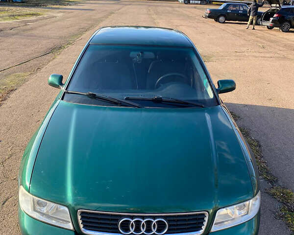 Зеленый Ауди А4, объемом двигателя 1.6 л и пробегом 356 тыс. км за 3400 $, фото 8 на Automoto.ua