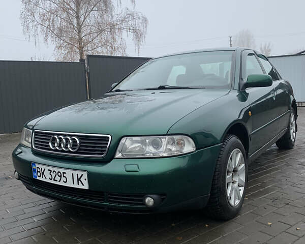 Зелений Ауді А4, об'ємом двигуна 1.9 л та пробігом 283 тис. км за 3900 $, фото 1 на Automoto.ua