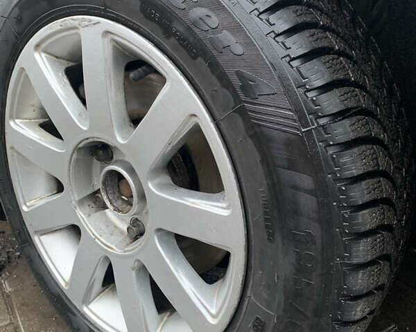 Зелений Ауді А4, об'ємом двигуна 1.9 л та пробігом 283 тис. км за 3900 $, фото 7 на Automoto.ua