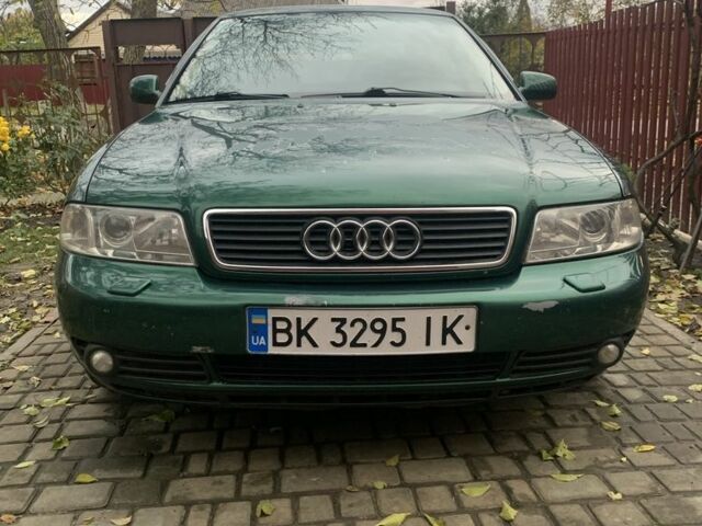 Зеленый Ауди А4, объемом двигателя 1.9 л и пробегом 283 тыс. км за 3900 $, фото 4 на Automoto.ua
