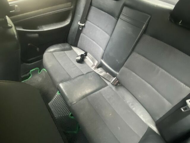 Зелений Ауді А4, об'ємом двигуна 1.8 л та пробігом 320 тис. км за 2900 $, фото 3 на Automoto.ua