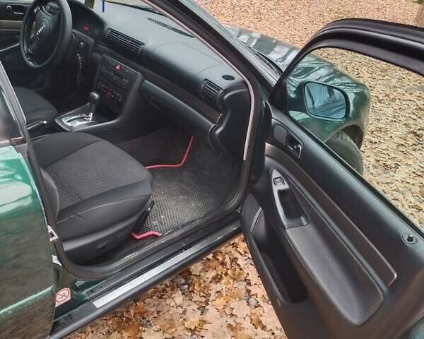 Зеленый Ауди А4, объемом двигателя 1.9 л и пробегом 280 тыс. км за 3400 $, фото 9 на Automoto.ua