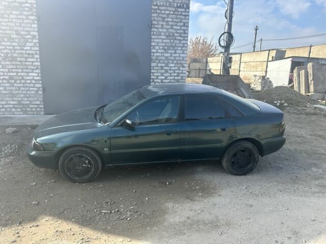 Ауді А4 2001 у Дніпро (Дніпропетровську) на Automoto.ua Зелений Ауді А4, об'ємом двигуна 0 л та пробігом 340 тис. км за 1300 $, фото 1 на Automoto.ua