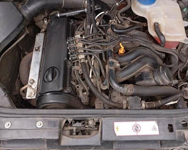 Зелений Ауді А4, об'ємом двигуна 1.6 л та пробігом 364 тис. км за 3500 $, фото 2 на Automoto.ua