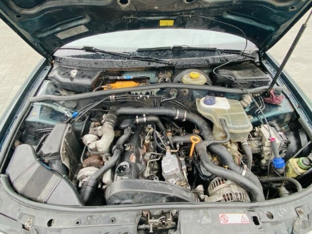 Ауді А4 2001 у Синельниковом на Automoto.ua Зелений Ауді А4, об'ємом двигуна 0 л та пробігом 2 тис. км за 1350 $, фото 10 на Automoto.ua