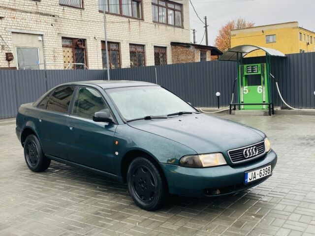 Ауді А4 2001 у Синельниковом на Automoto.ua Зелений Ауді А4, об'ємом двигуна 0 л та пробігом 2 тис. км за 1350 $, фото 2 на Automoto.ua