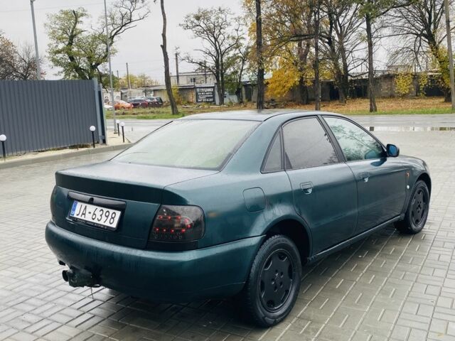 Ауді А4 2001 у Синельниковом на Automoto.ua Зелений Ауді А4, об'ємом двигуна 0 л та пробігом 2 тис. км за 1350 $, фото 7 на Automoto.ua