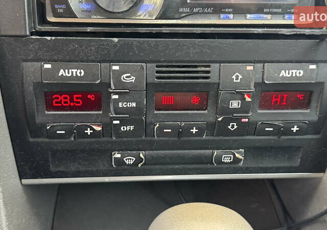 Зелений Ауді А4, об'ємом двигуна 1.98 л та пробігом 263 тис. км за 4700 $, фото 19 на Automoto.ua