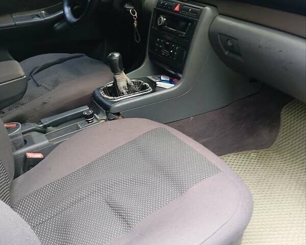 Зелений Ауді А4, об'ємом двигуна 1.6 л та пробігом 364 тис. км за 3500 $, фото 3 на Automoto.ua