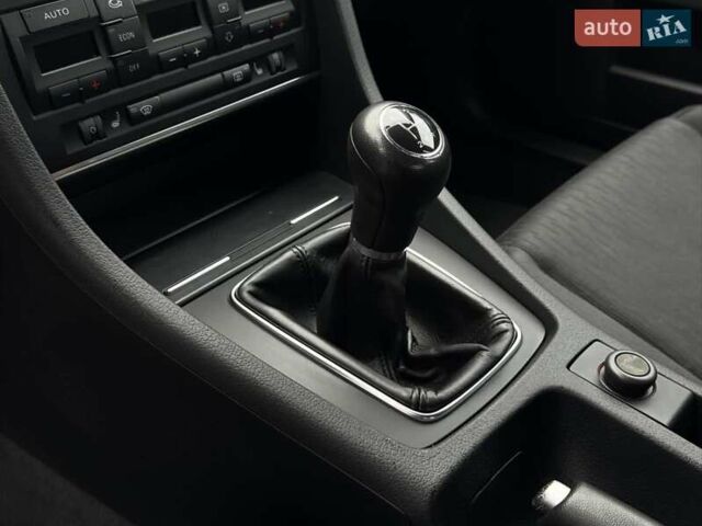 Зелений Ауді А4, об'ємом двигуна 1.6 л та пробігом 180 тис. км за 7500 $, фото 10 на Automoto.ua