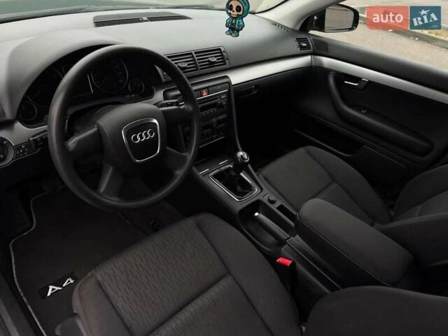 Зелений Ауді А4, об'ємом двигуна 1.6 л та пробігом 180 тис. км за 7500 $, фото 8 на Automoto.ua
