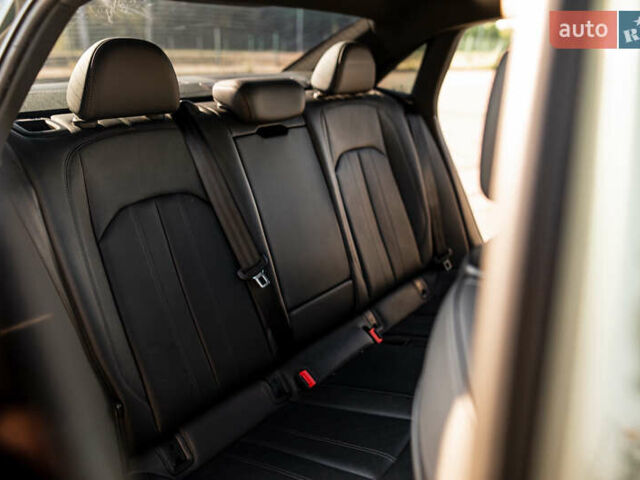 Зелений Ауді А4, об'ємом двигуна 1.98 л та пробігом 47 тис. км за 30000 $, фото 61 на Automoto.ua