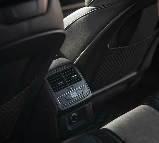 Зелений Ауді А4, об'ємом двигуна 1.98 л та пробігом 47 тис. км за 30000 $, фото 39 на Automoto.ua