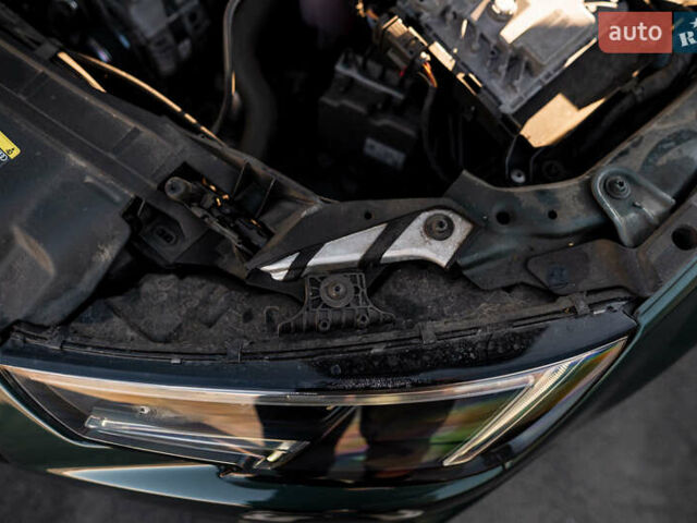 Зелений Ауді А4, об'ємом двигуна 1.98 л та пробігом 47 тис. км за 30000 $, фото 59 на Automoto.ua