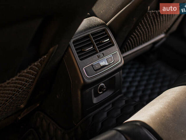 Зелений Ауді А4, об'ємом двигуна 1.98 л та пробігом 47 тис. км за 30000 $, фото 49 на Automoto.ua