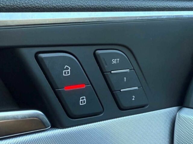 Зеленый Ауди А4, объемом двигателя 2 л и пробегом 127 тыс. км за 8500 $, фото 23 на Automoto.ua