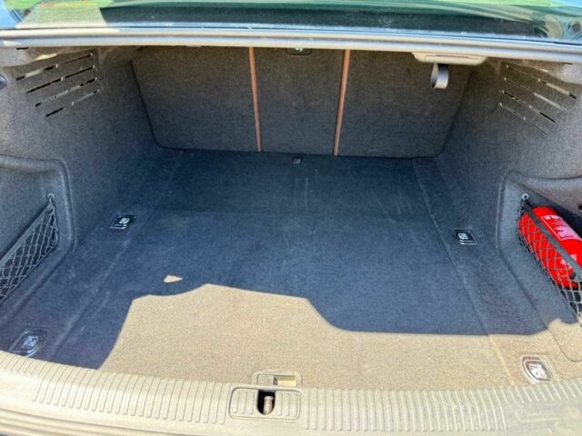 Зеленый Ауди А4, объемом двигателя 2 л и пробегом 89 тыс. км за 9000 $, фото 12 на Automoto.ua