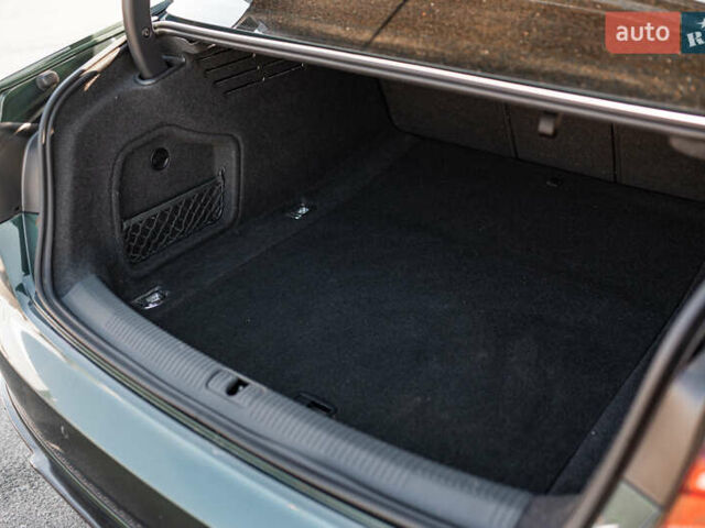 Зелений Ауді А4, об'ємом двигуна 1.98 л та пробігом 47 тис. км за 30000 $, фото 64 на Automoto.ua