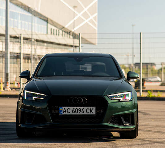 Зелений Ауді А4, об'ємом двигуна 1.98 л та пробігом 47 тис. км за 30000 $, фото 2 на Automoto.ua