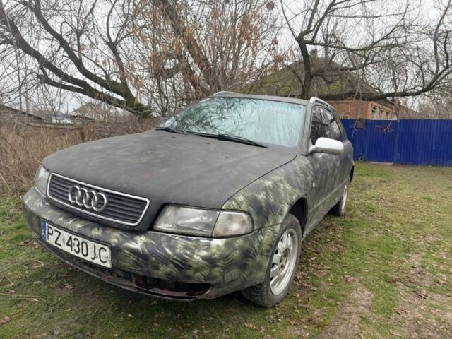 Зелений Ауді А4, об'ємом двигуна 1.8 л та пробігом 380 тис. км за 2600 $, фото 1 на Automoto.ua