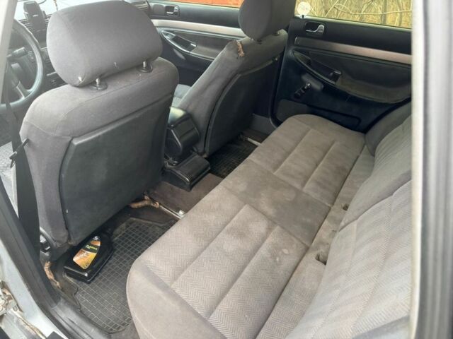 Зелений Ауді А4, об'ємом двигуна 1.8 л та пробігом 380 тис. км за 2600 $, фото 2 на Automoto.ua